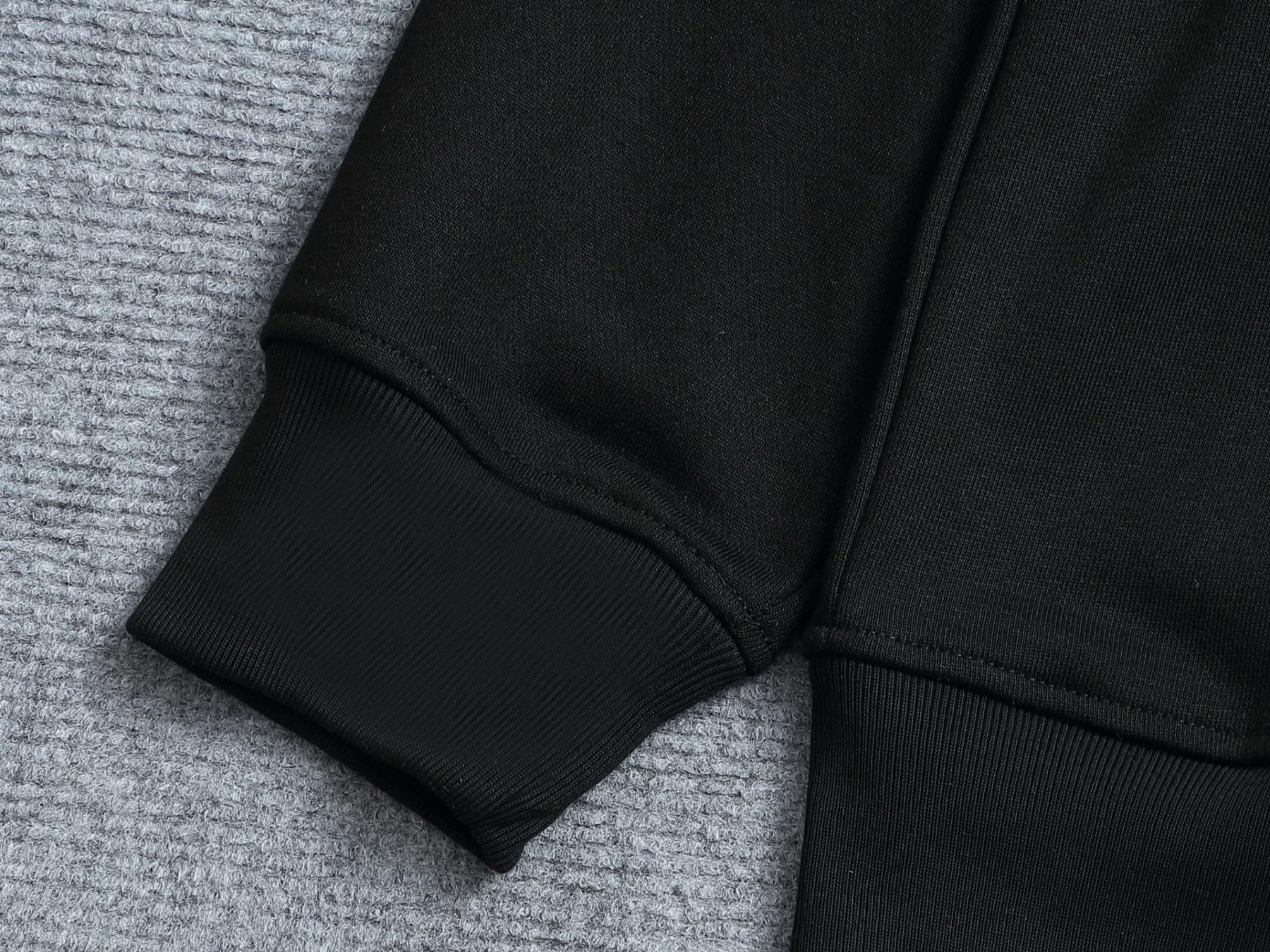 【GUCCI】刺繍長袖 T シャツ