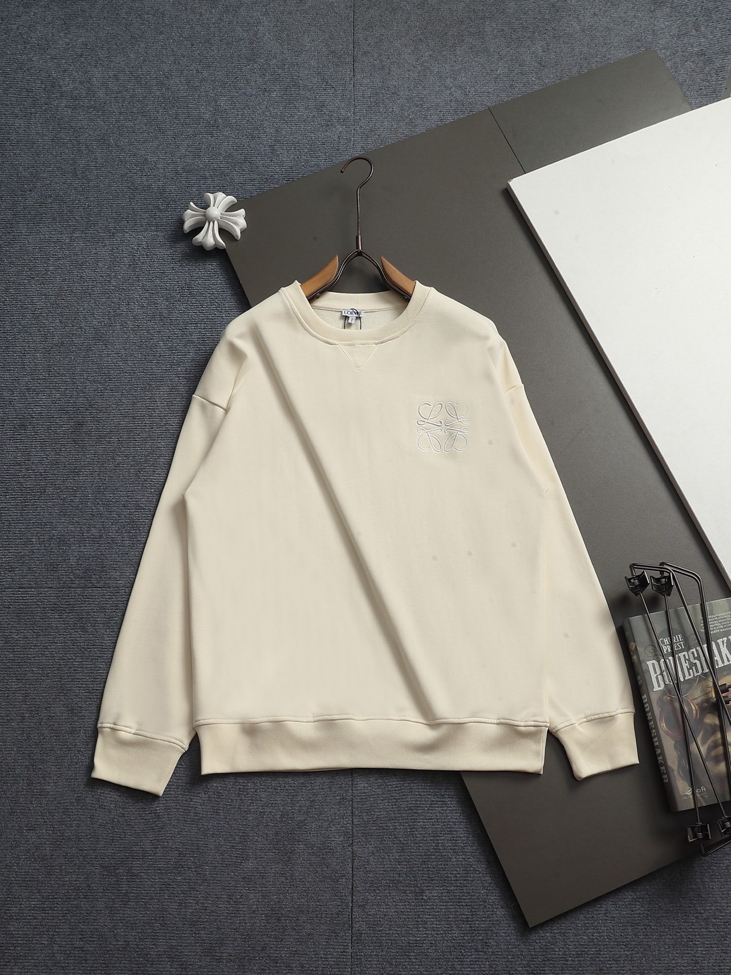 【LOEWE】刺繍長袖 T シャツ