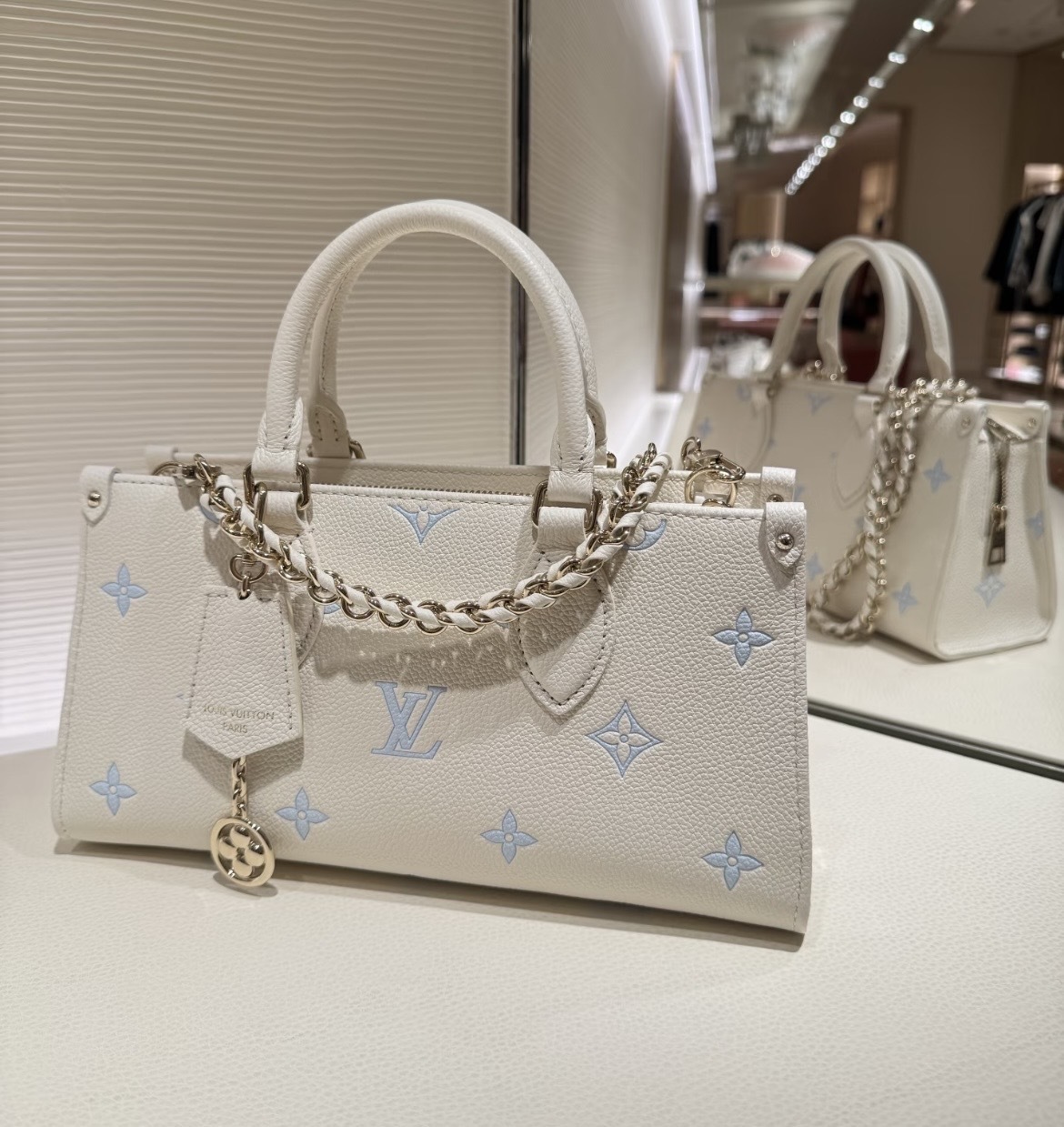 【気品溢れる♪】Louis Vuitton★オンザゴー EW