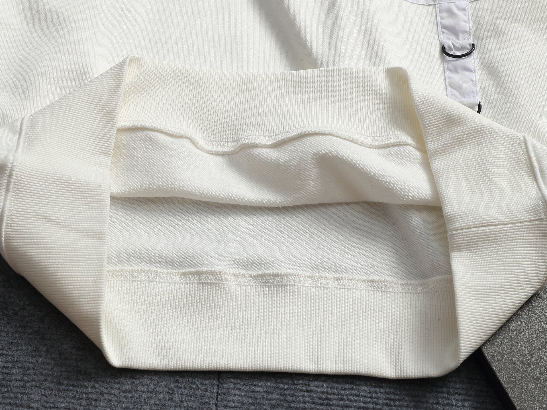 【LOUIS VUITTON】長袖 T シャツ