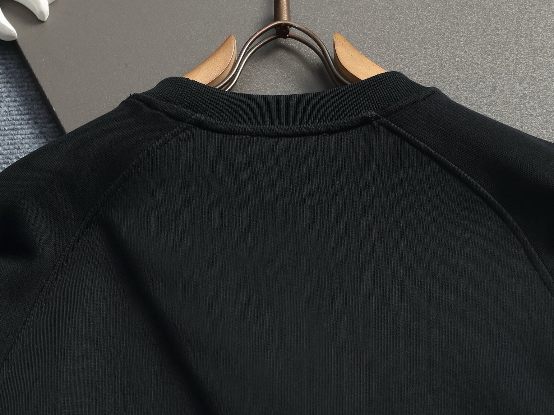 【PRADA】プリント長袖 T シャツ