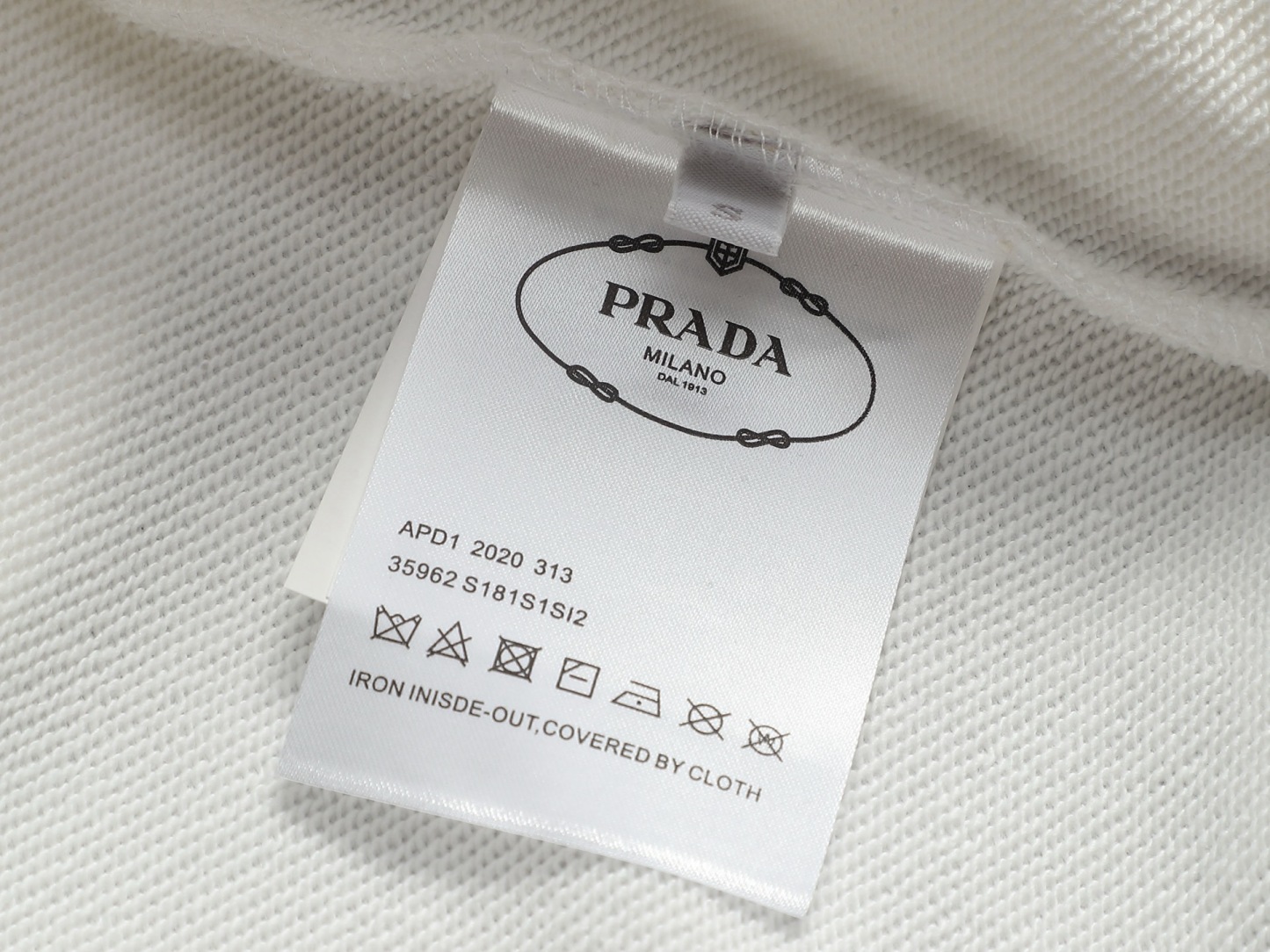 【PRADA】プリント長袖 T シャツ