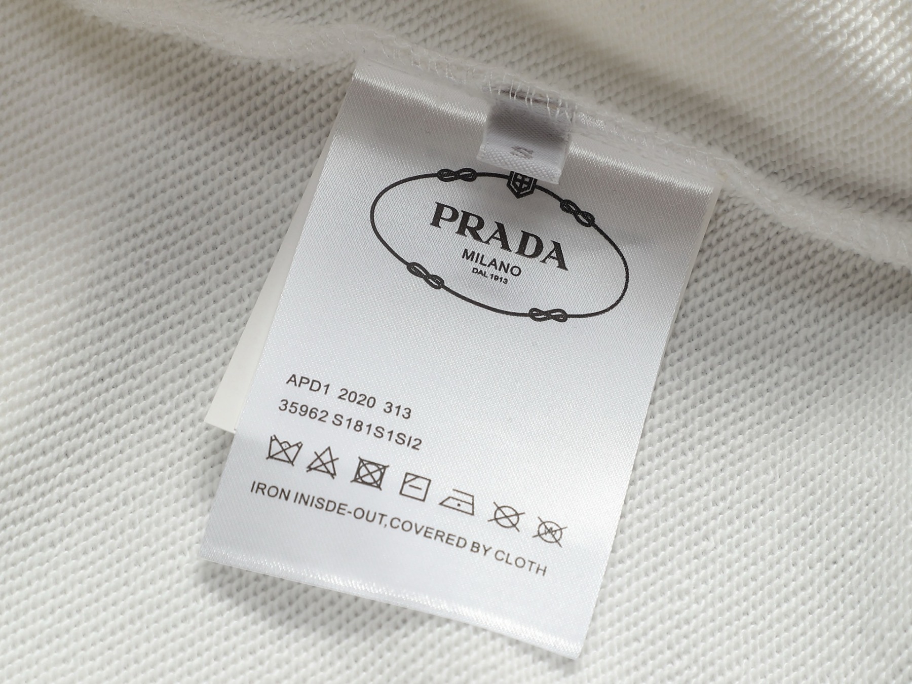 【PRADA】プリント長袖 T シャツ