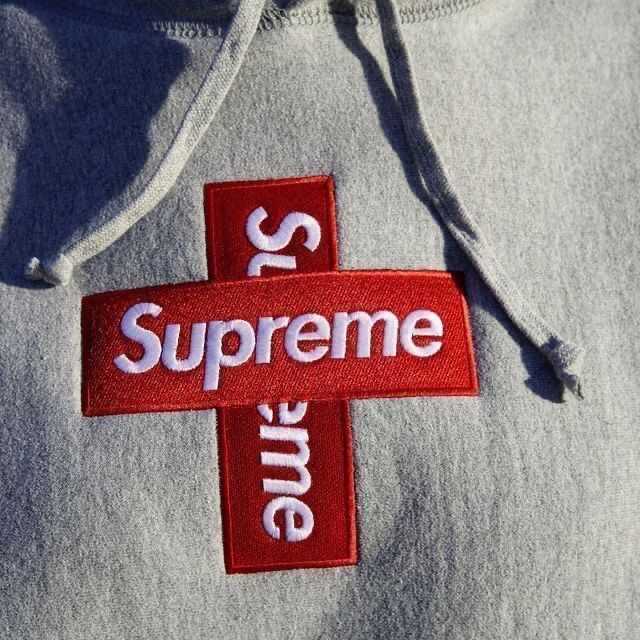【SUPREME旗艦店】 パーカー 男女兼用 ご好評に付き再入荷！