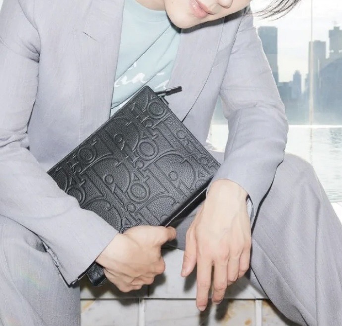 便利！ディオール A5 トライアングル ポーチ グラビティ レザー 28x19x3cm