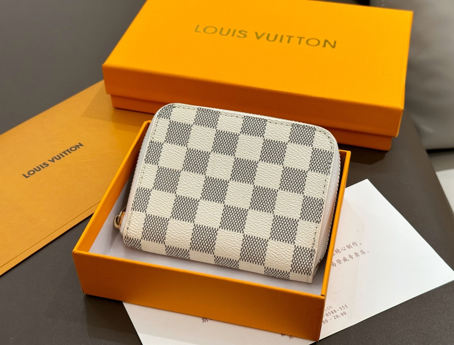 LOUIS VUITTON ジッピー・コインパース