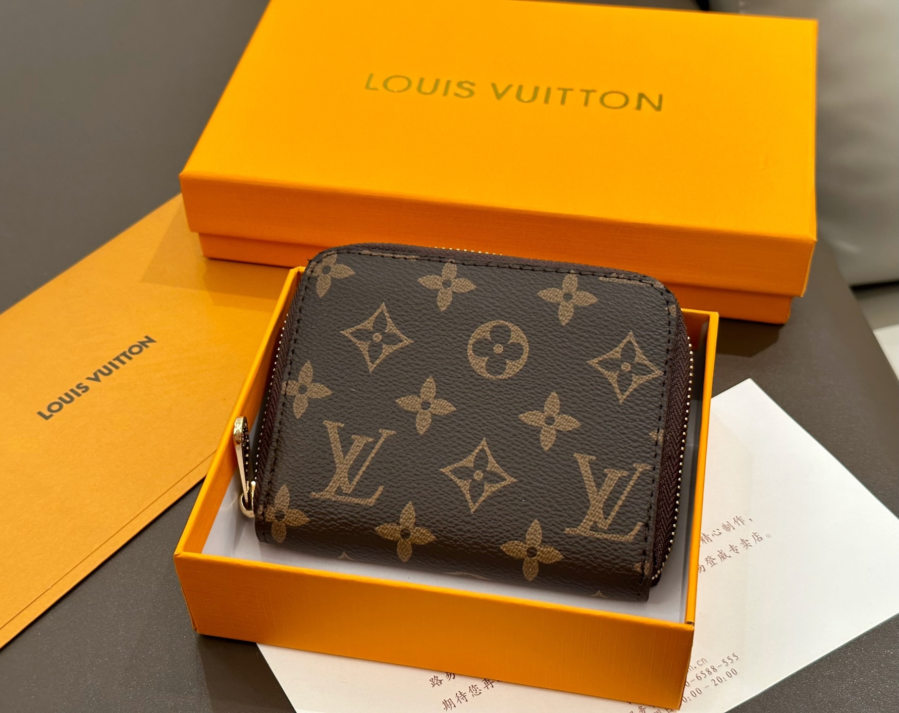 LOUIS VUITTON ジッピー・コインパース