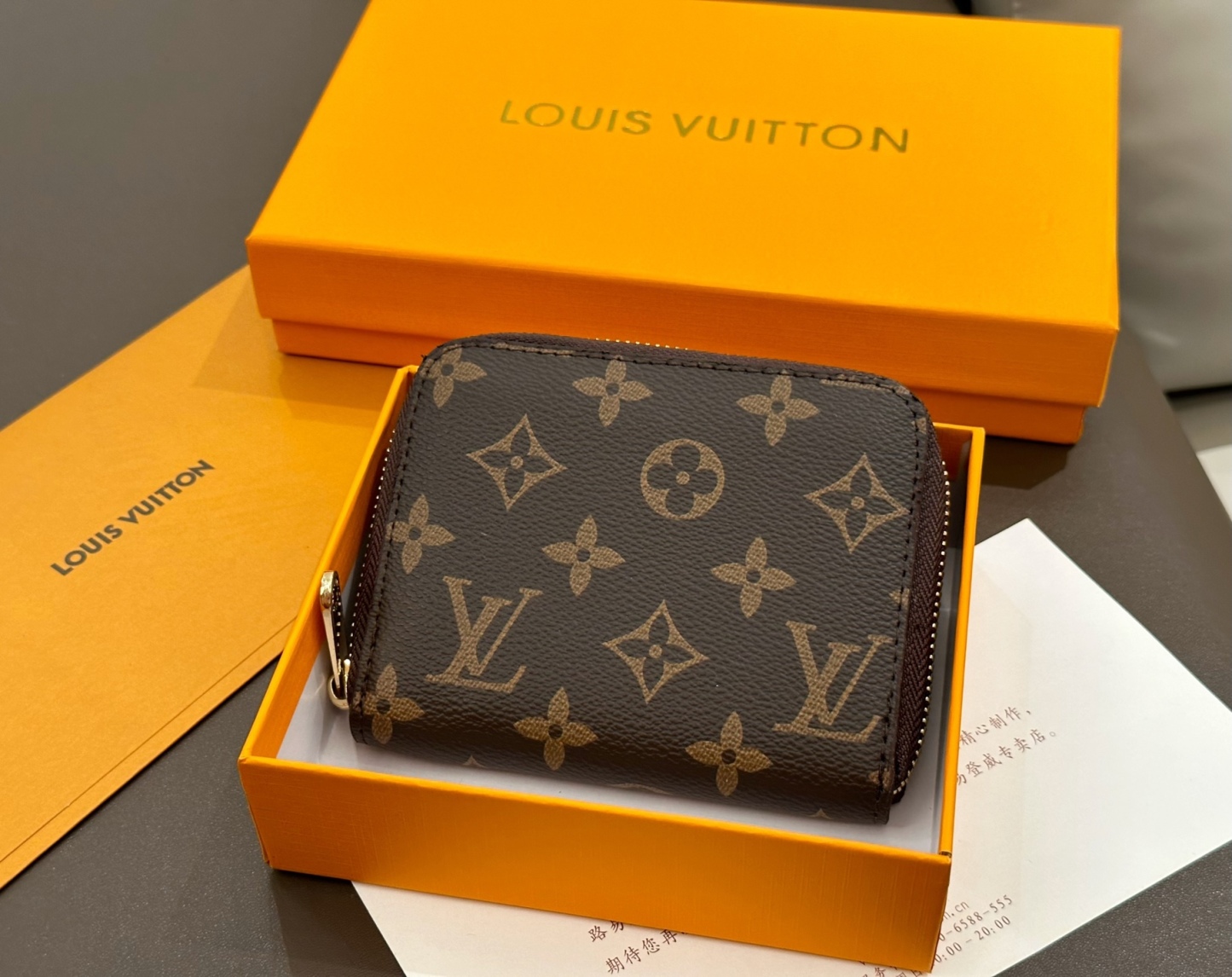 LOUIS VUITTON ジッピー・コインパース