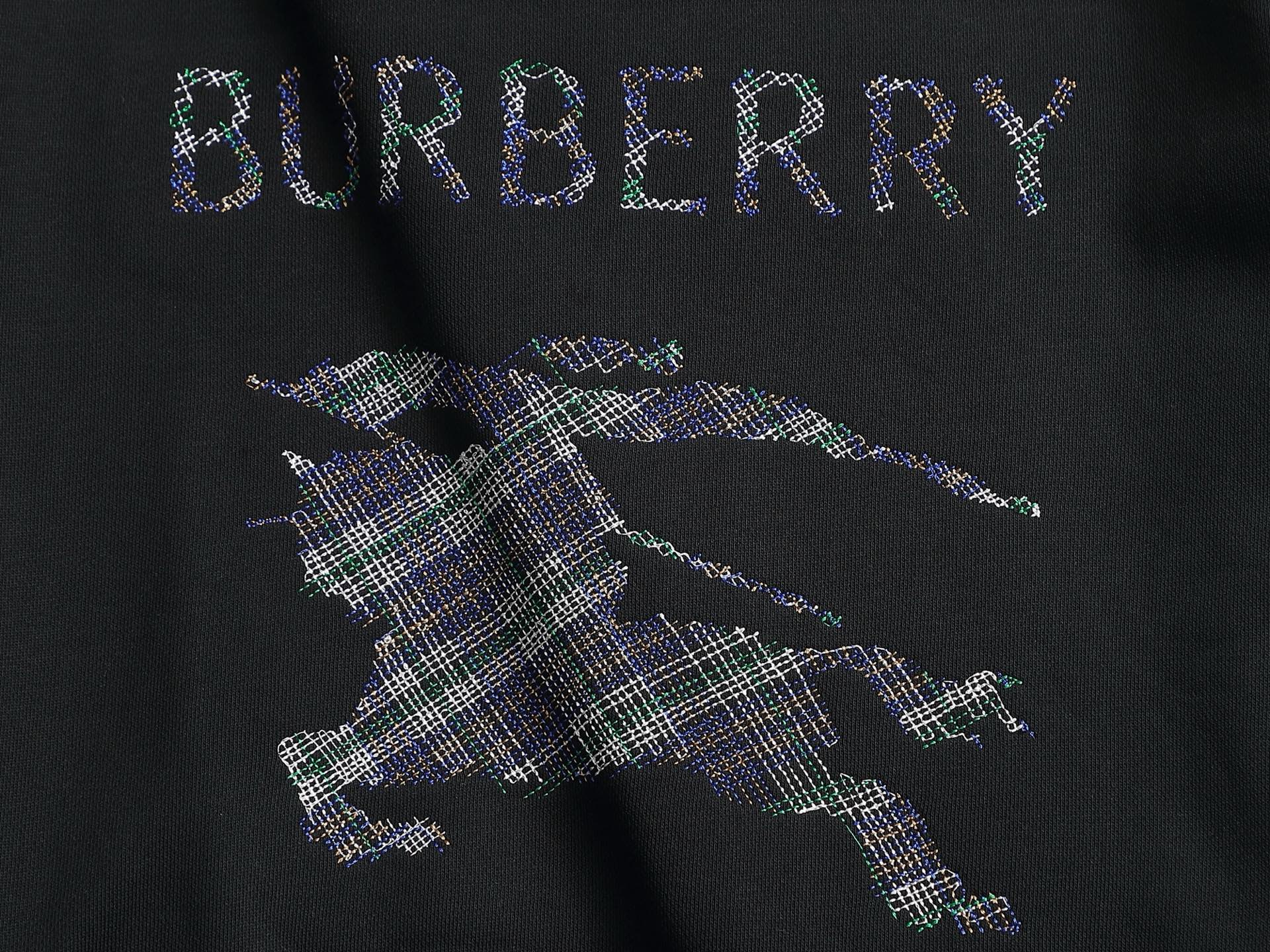 【BURBERRY】刺繍長袖 T シャツ