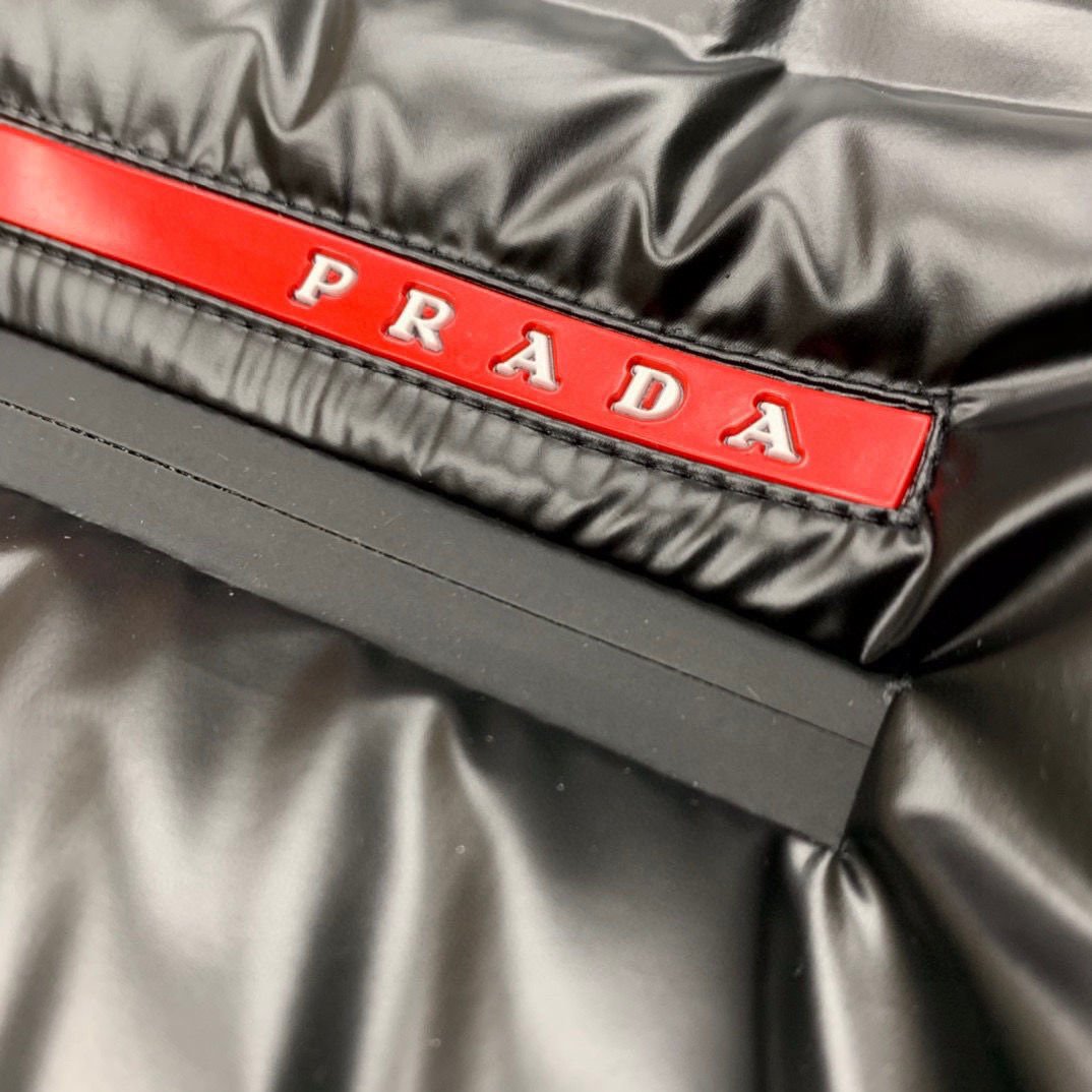PRADA  ダウンジャケット 代金引換 送料無料  おうちで試着