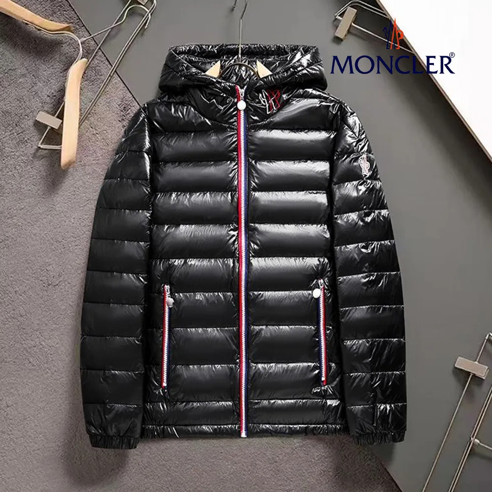 MONCLER ショート丈ダウンジャケット メンズ