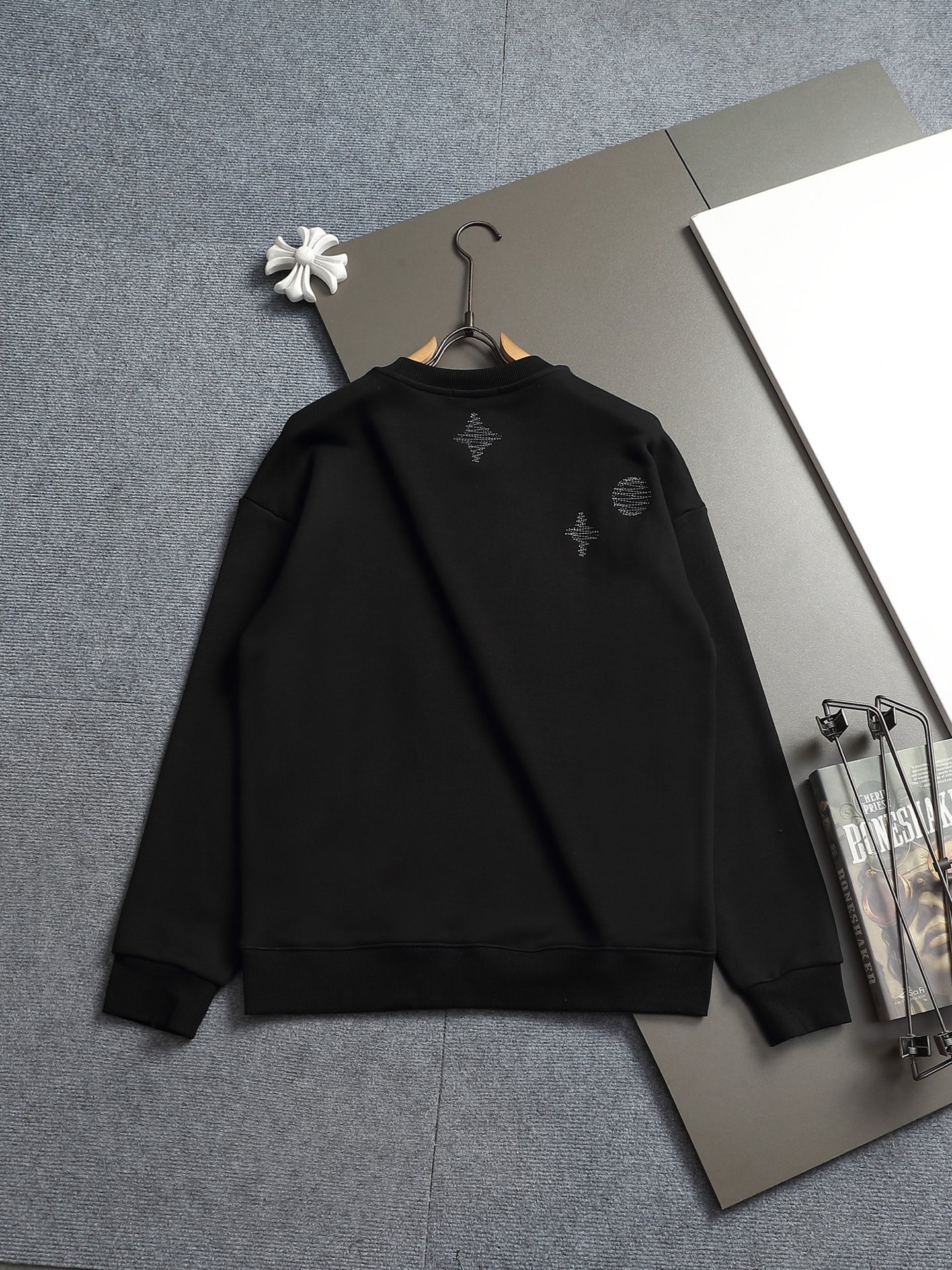 【LOUIS VUITTON】刺繍長袖 T シャツ