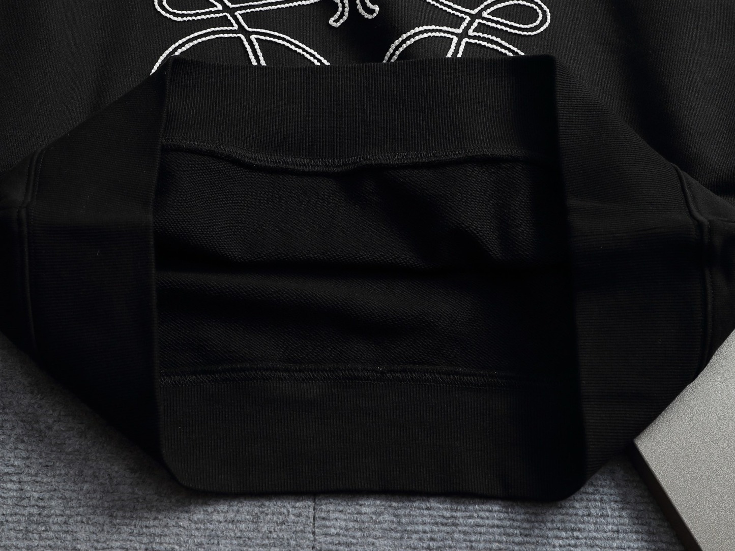 【LOEWE】刺繍長袖 T シャツ