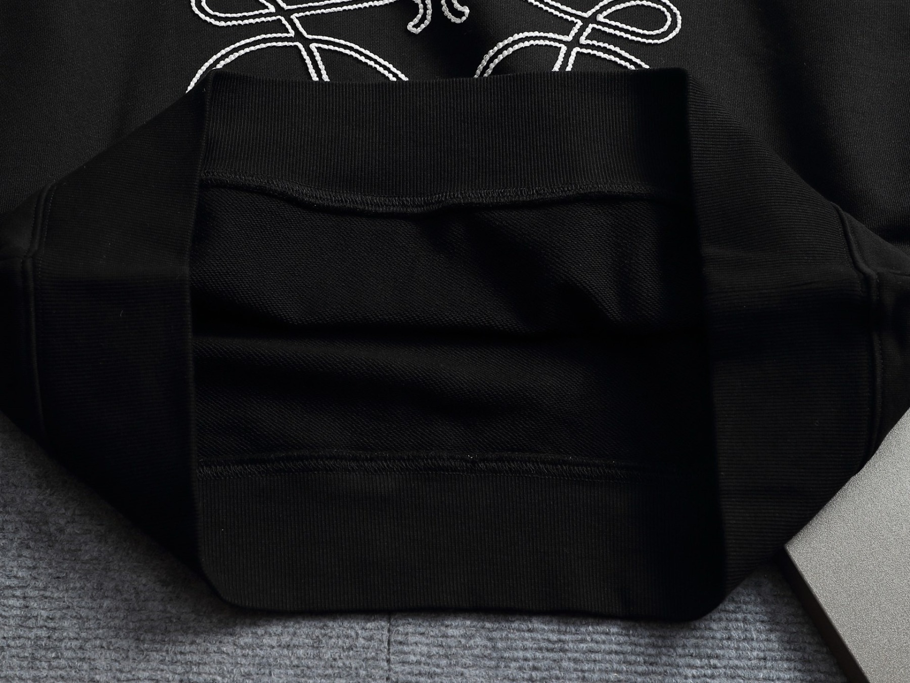 【LOEWE】刺繍長袖 T シャツ