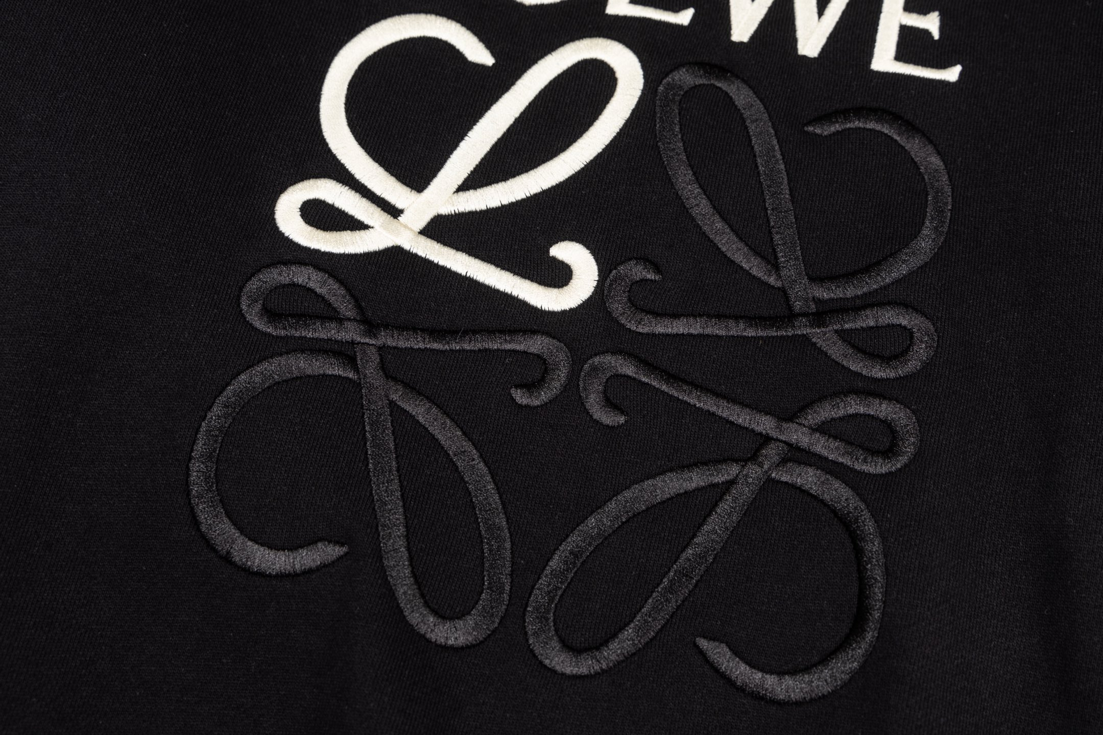 【LOEWE】刺繍パーカー