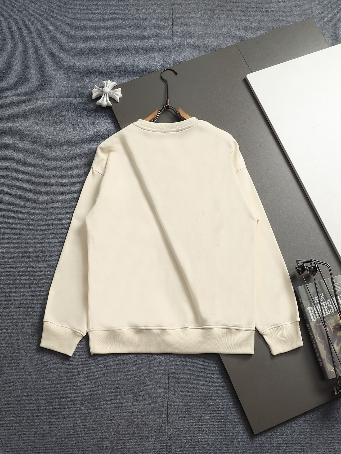 【MONCLER】刺繍長袖 T シャツ