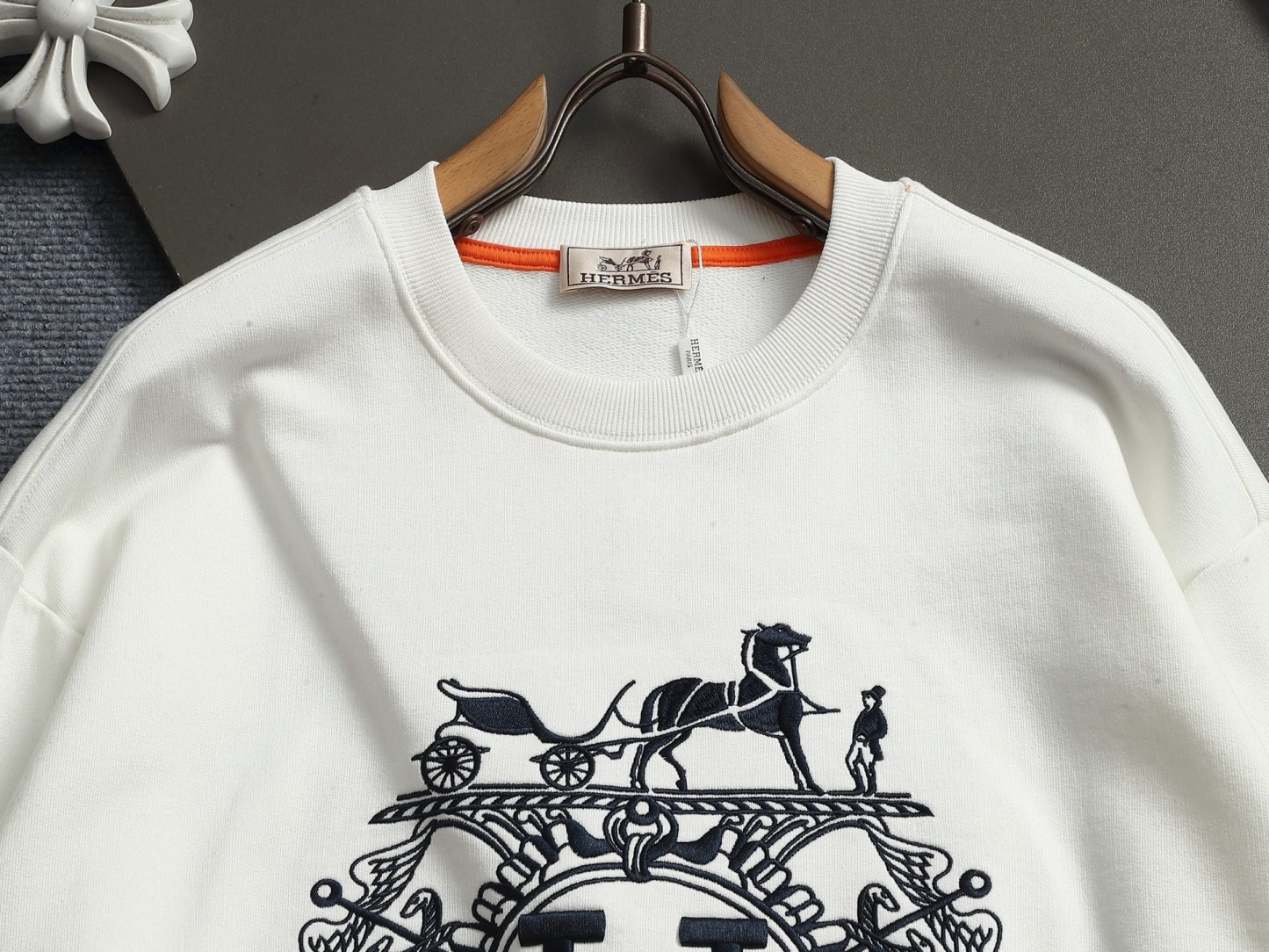 【HERMES】刺繍長袖 T シャツ