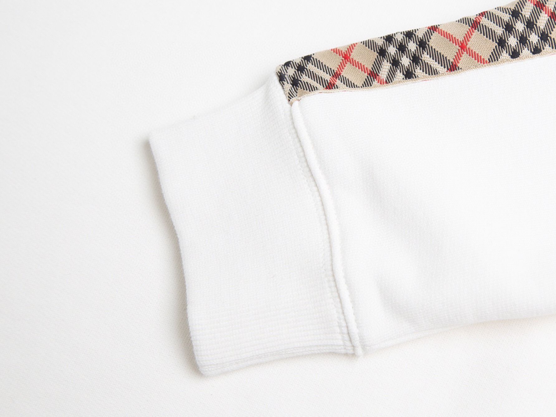 【BURBERRY】刺繍長袖 T シャツ