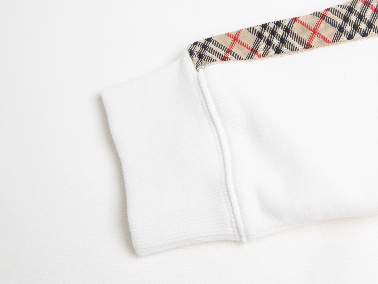 【BURBERRY】刺繍長袖 T シャツ