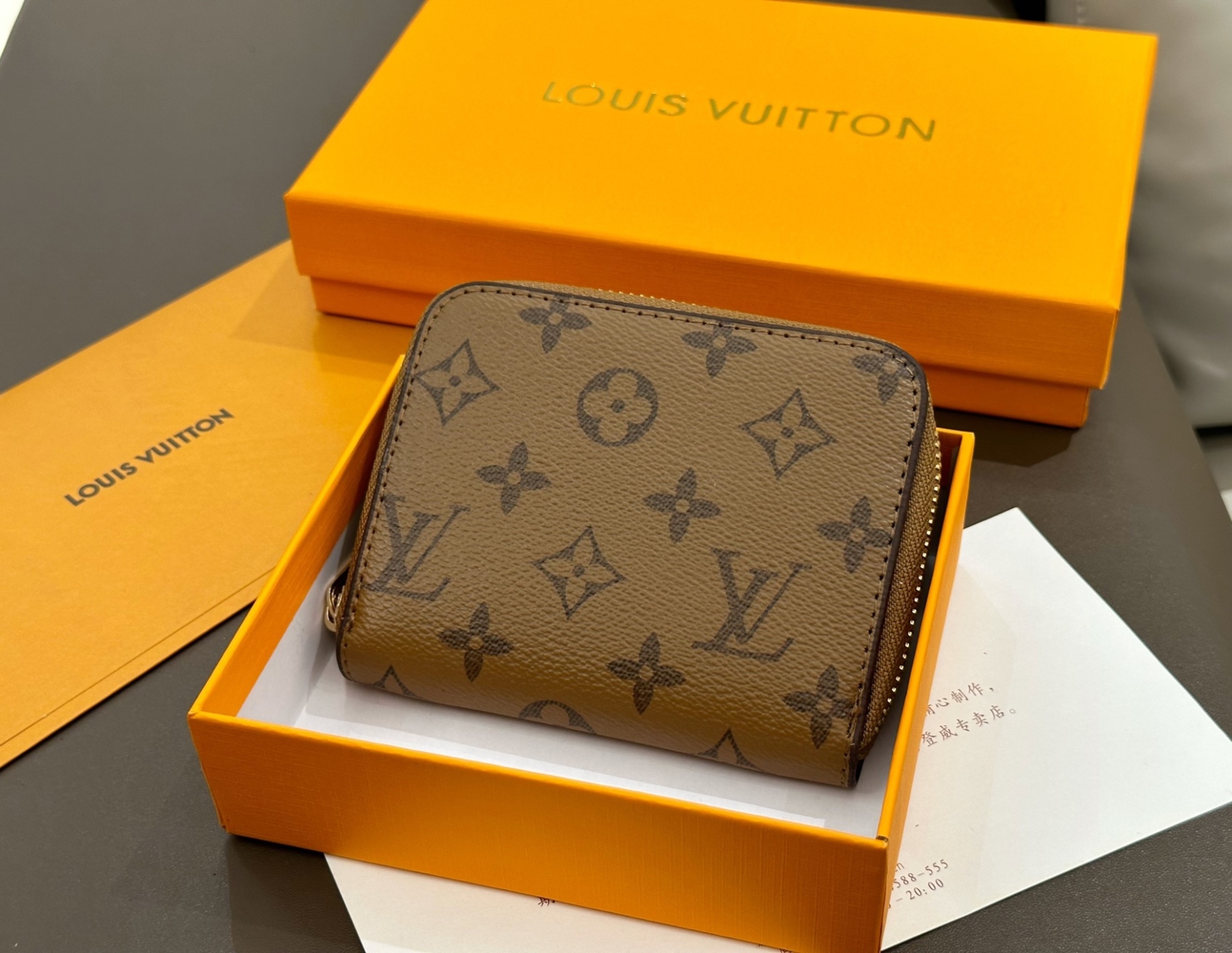 LOUIS VUITTON ジッピー・コインパース