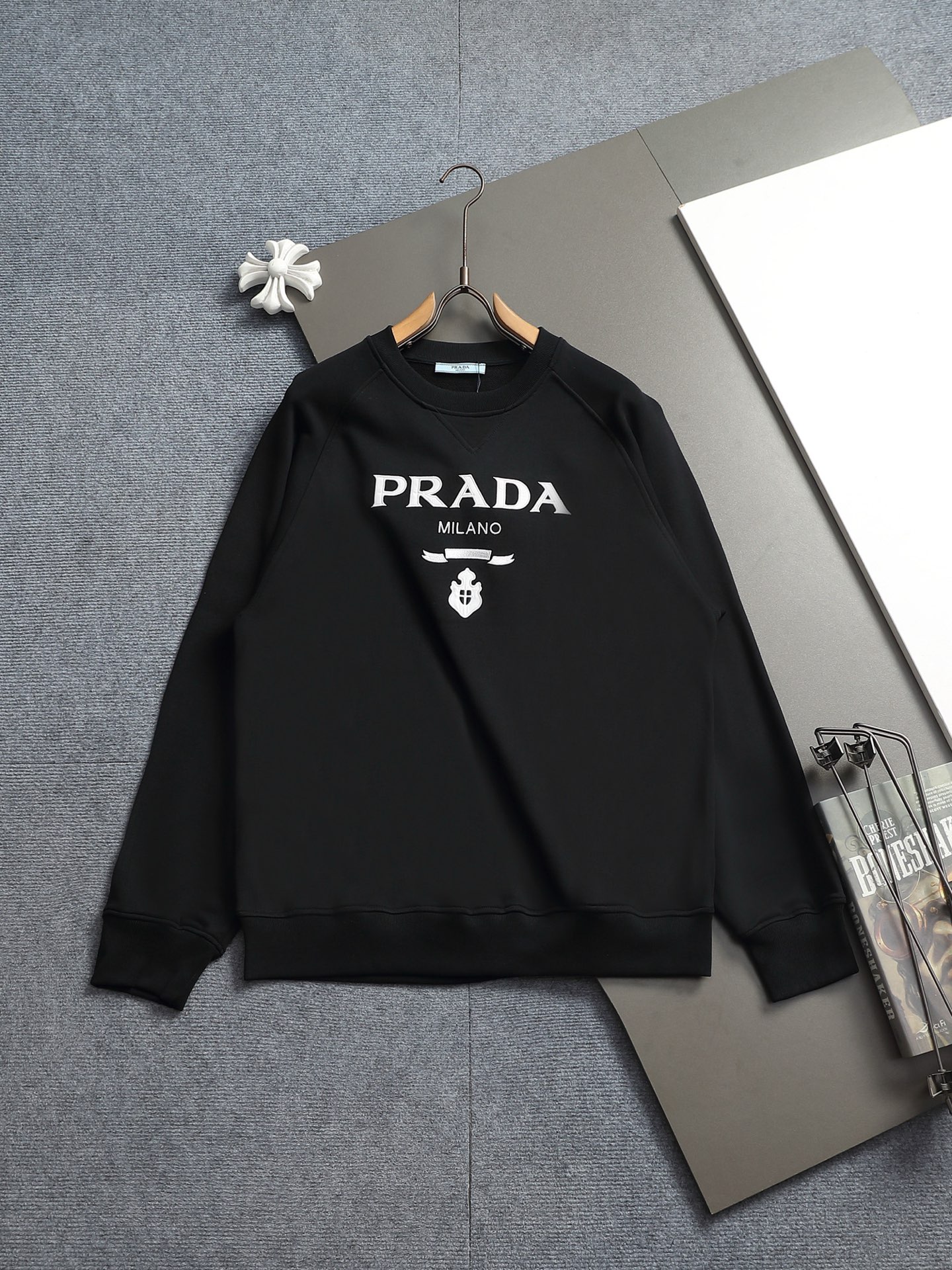 【PRADA】プリント長袖 T シャツ