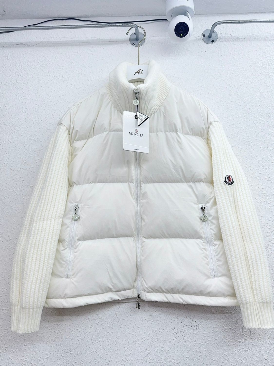 【MONCLER 公式旗艦店】モンクレール ダウンジャケットご好評に付き再入荷！