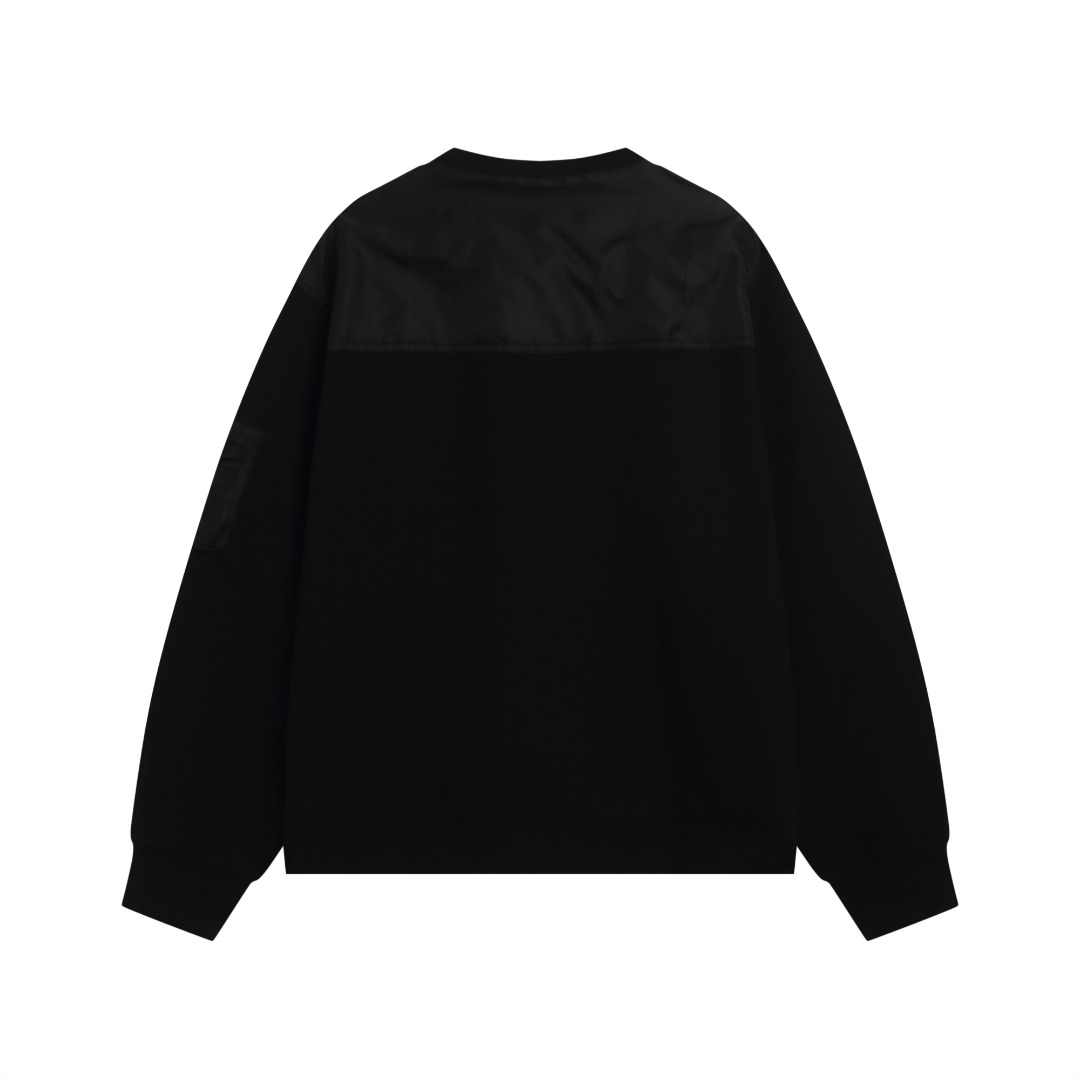 【PRADA】長袖 T シャツ