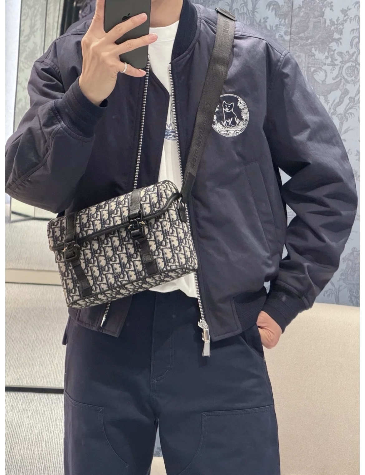 【大人気♪】Dior Hit the Road メッセンジャーバッグ