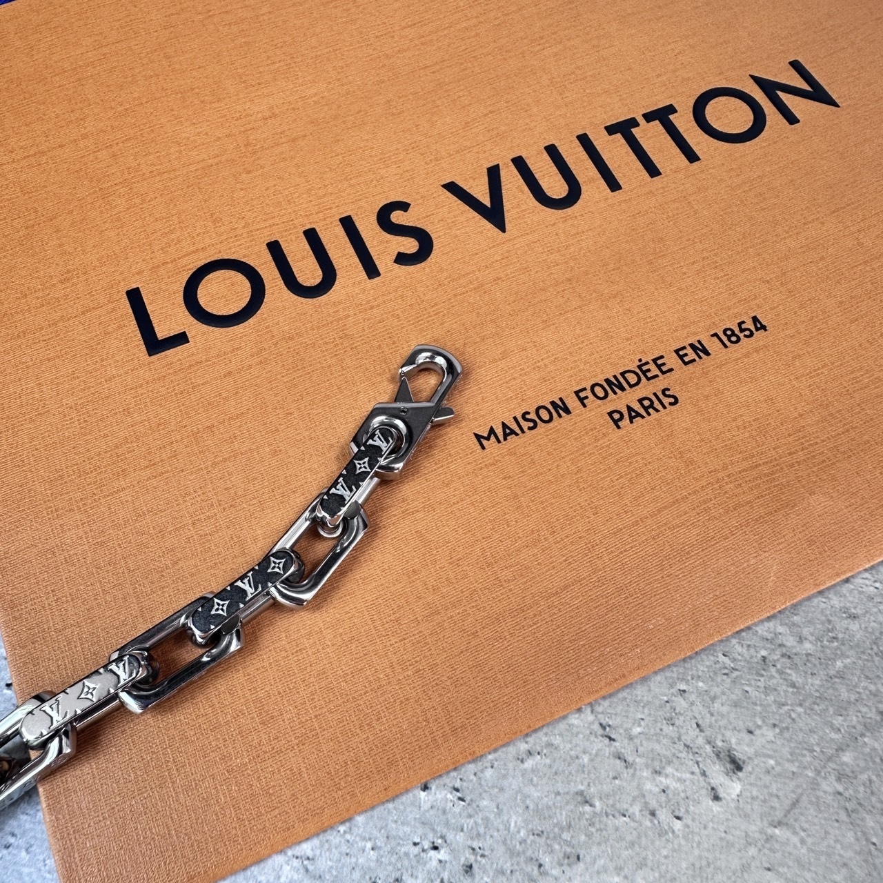 Louis Vuitton モノグラムチェーン ブレスレット