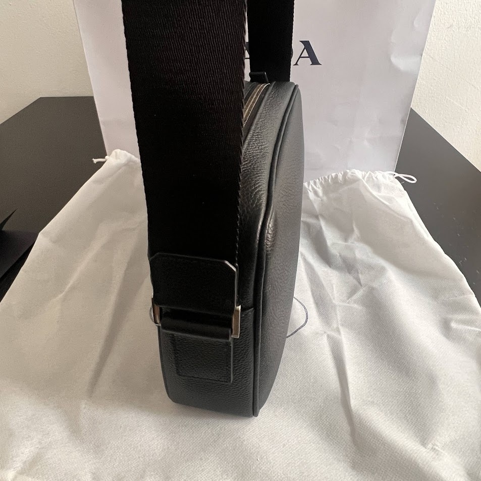 ♪直営アウトレット♪PRADA レザーショルダーバッグ 2VH094