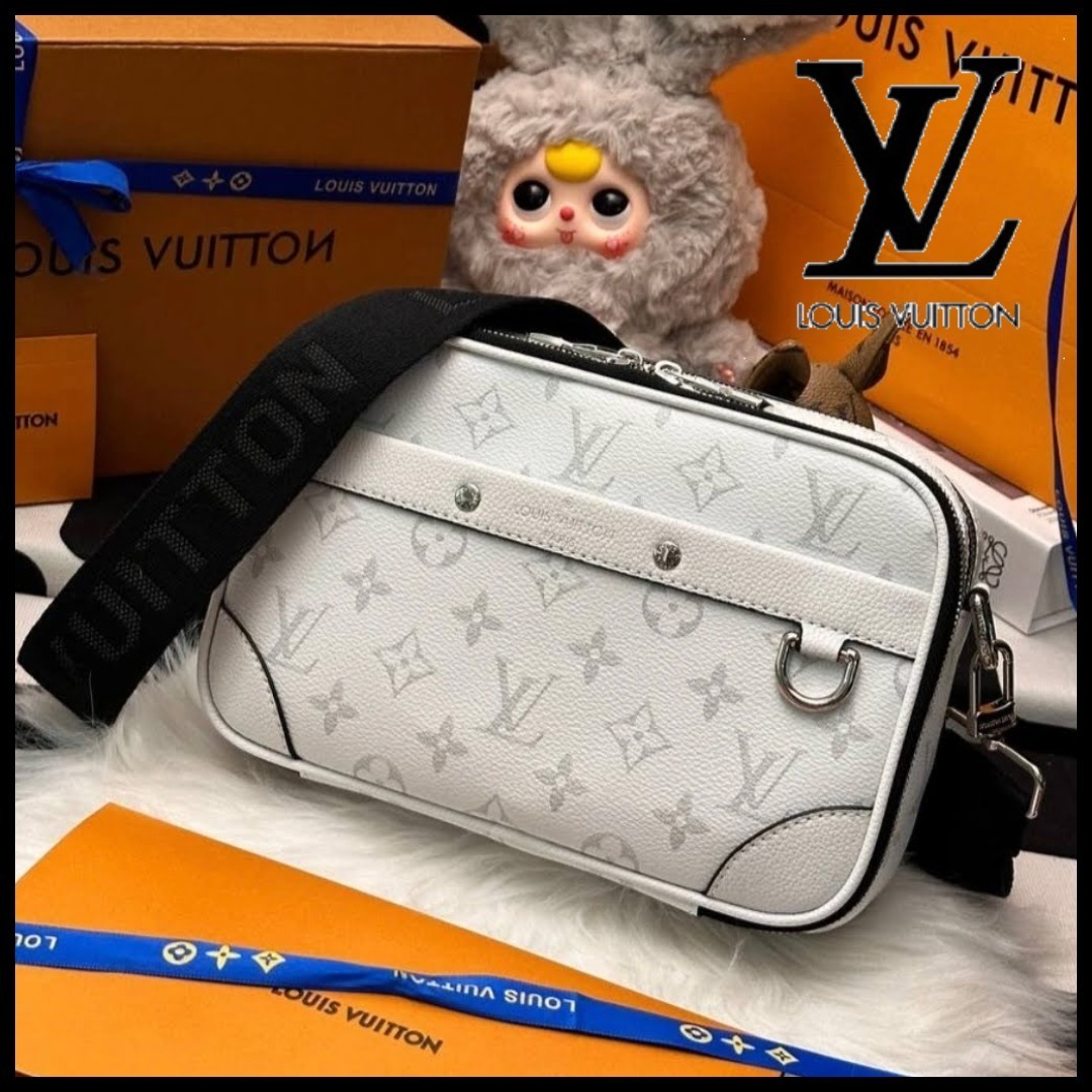 【新作】LV アルファメッセンジャーバッグホワイトモノグラム