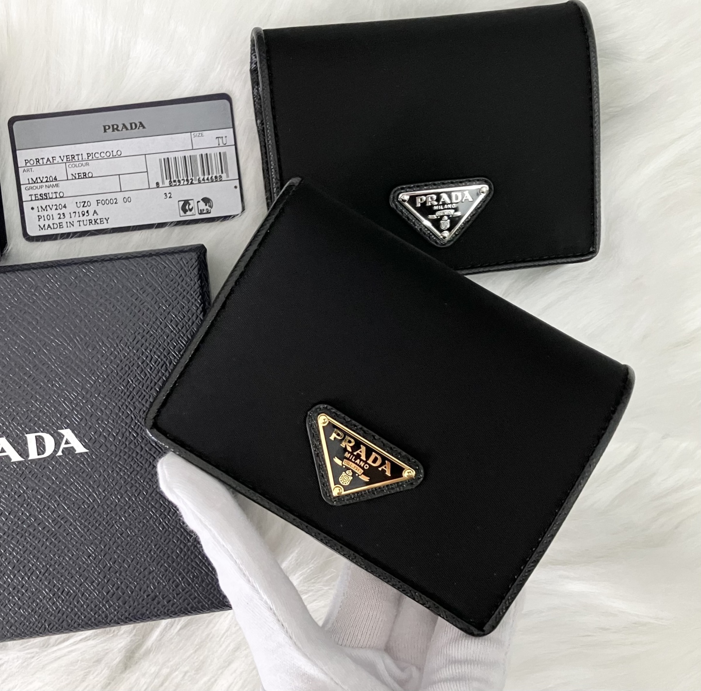 【PRADA】VIPセール♪ ナイロンxサファイアーノ 二つ折り財布♪