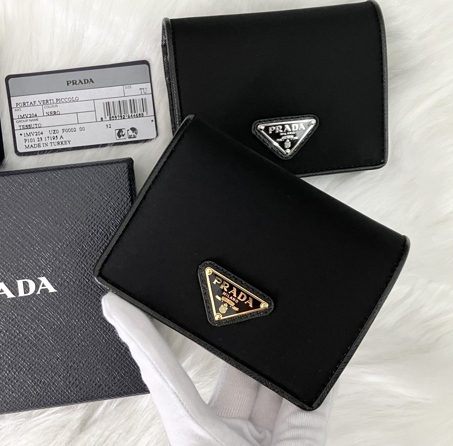 【PRADA】VIPセール♪ ナイロンxサファイアーノ 二つ折り財布♪