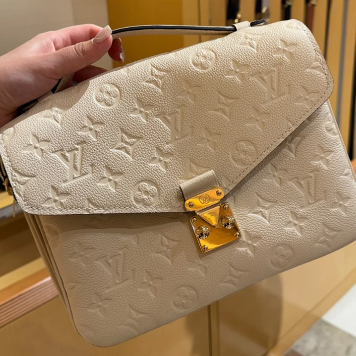 《モノグラム★》Louis Vuitton ポシェット メティス MM