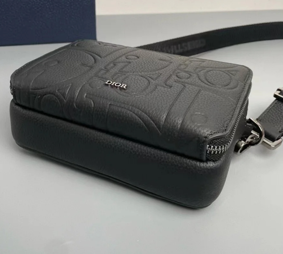 *DIOR* ディオール ストラップ付き ジップポーチ