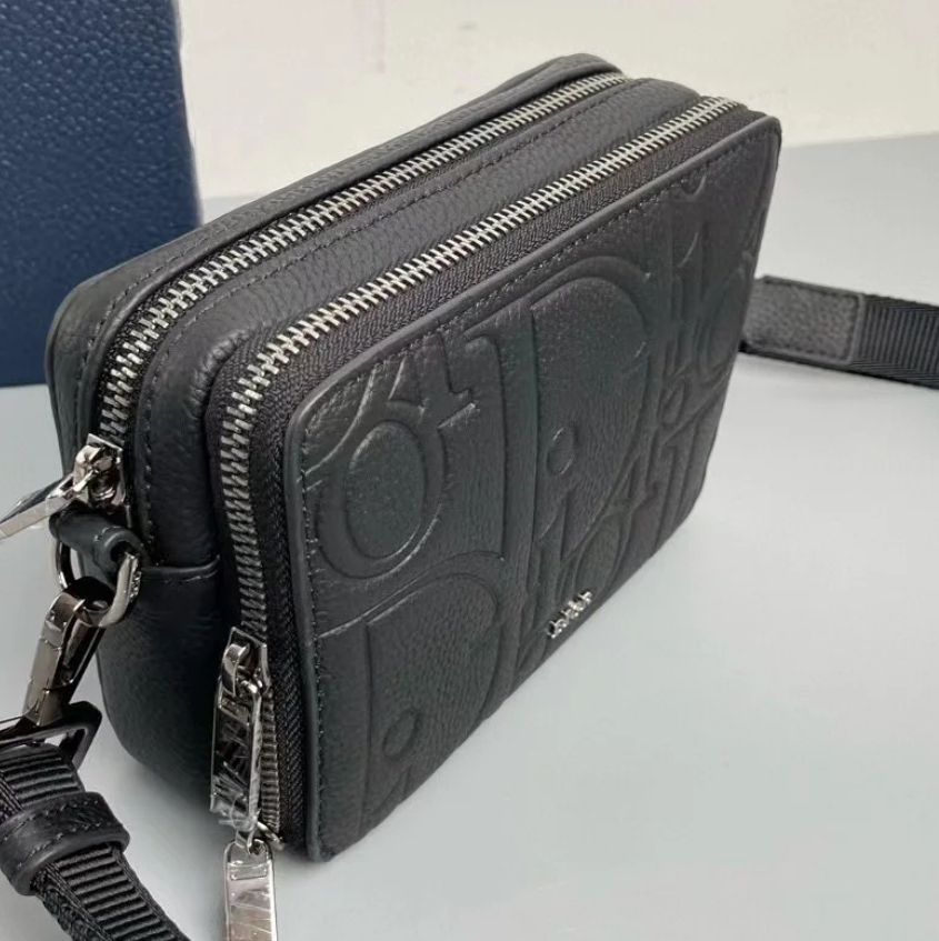 *DIOR* ディオール ストラップ付き ジップポーチ