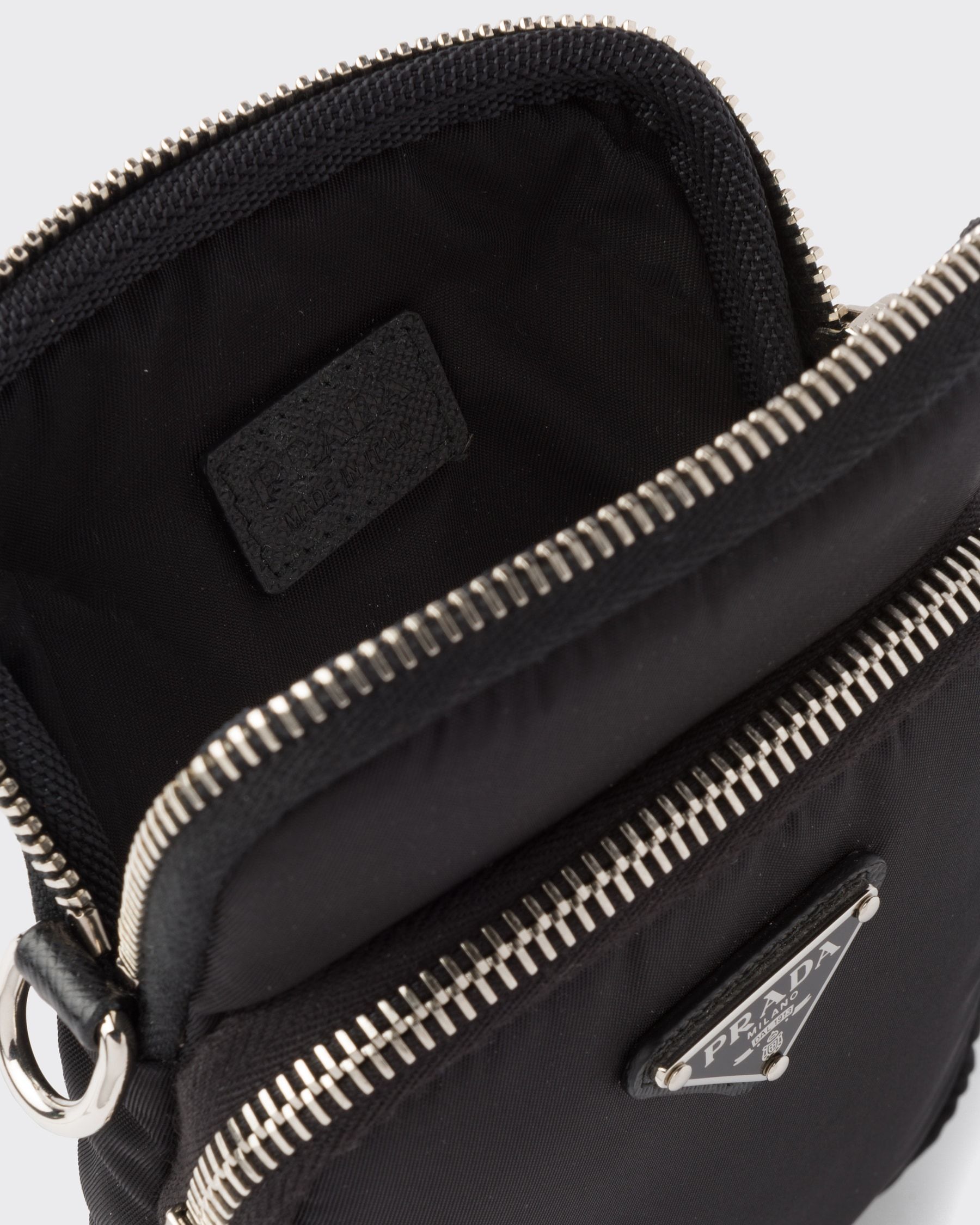 **PRADA**　ナイロン スマートフォンケース