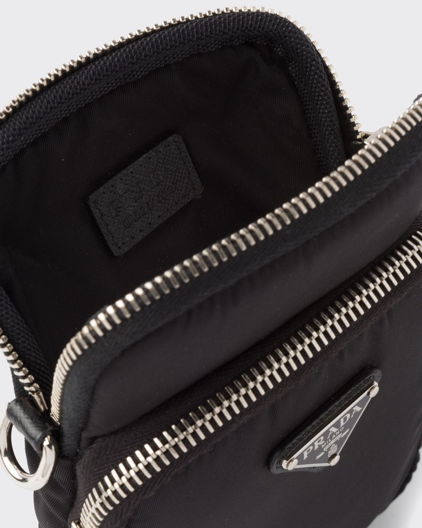 **PRADA**　ナイロン スマートフォンケース