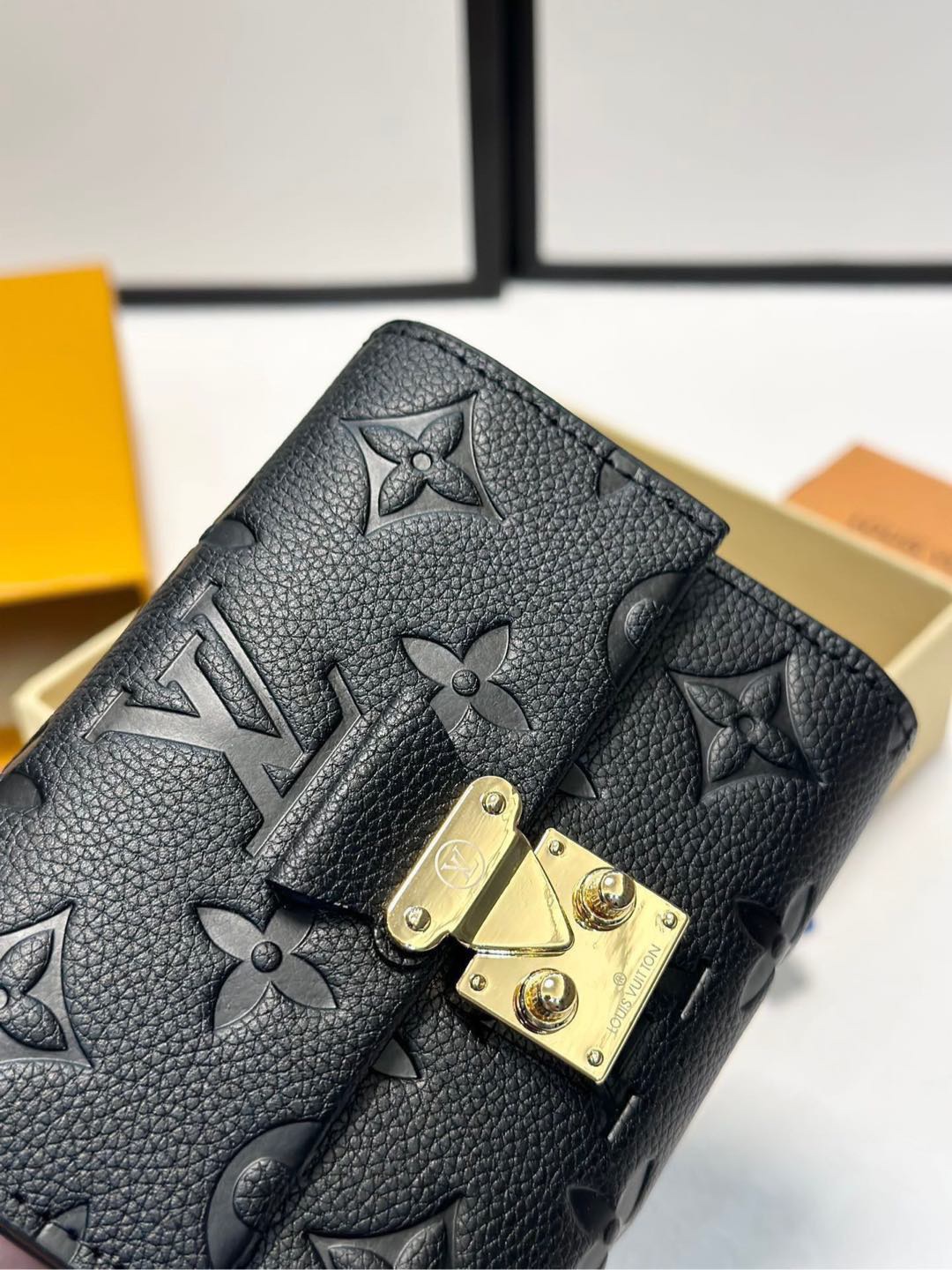 Louis Vuitton ポルトフォイユ・メティス  M80880 M81071