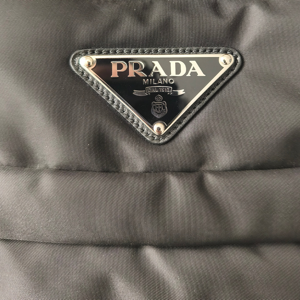 PRADA パッデドナイロン ショッピングトート