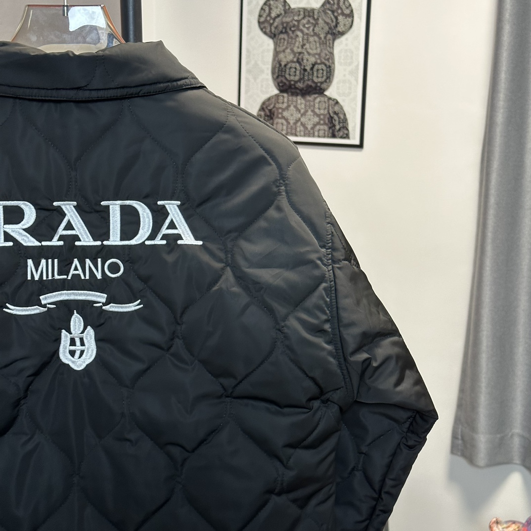 PRADA  ダウンジャケット 代金引換 送料無料  おうちで試着
