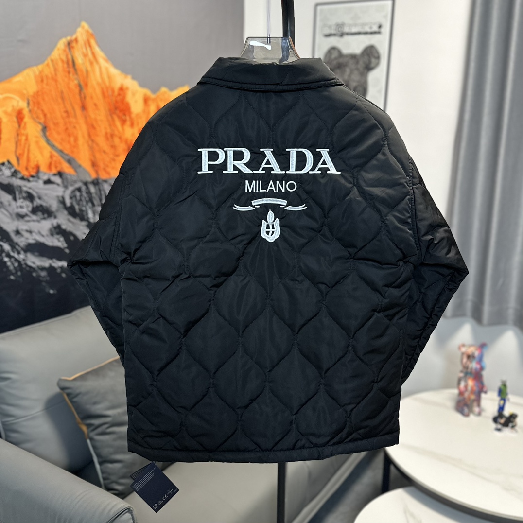 PRADA  ダウンジャケット 代金引換 送料無料  おうちで試着