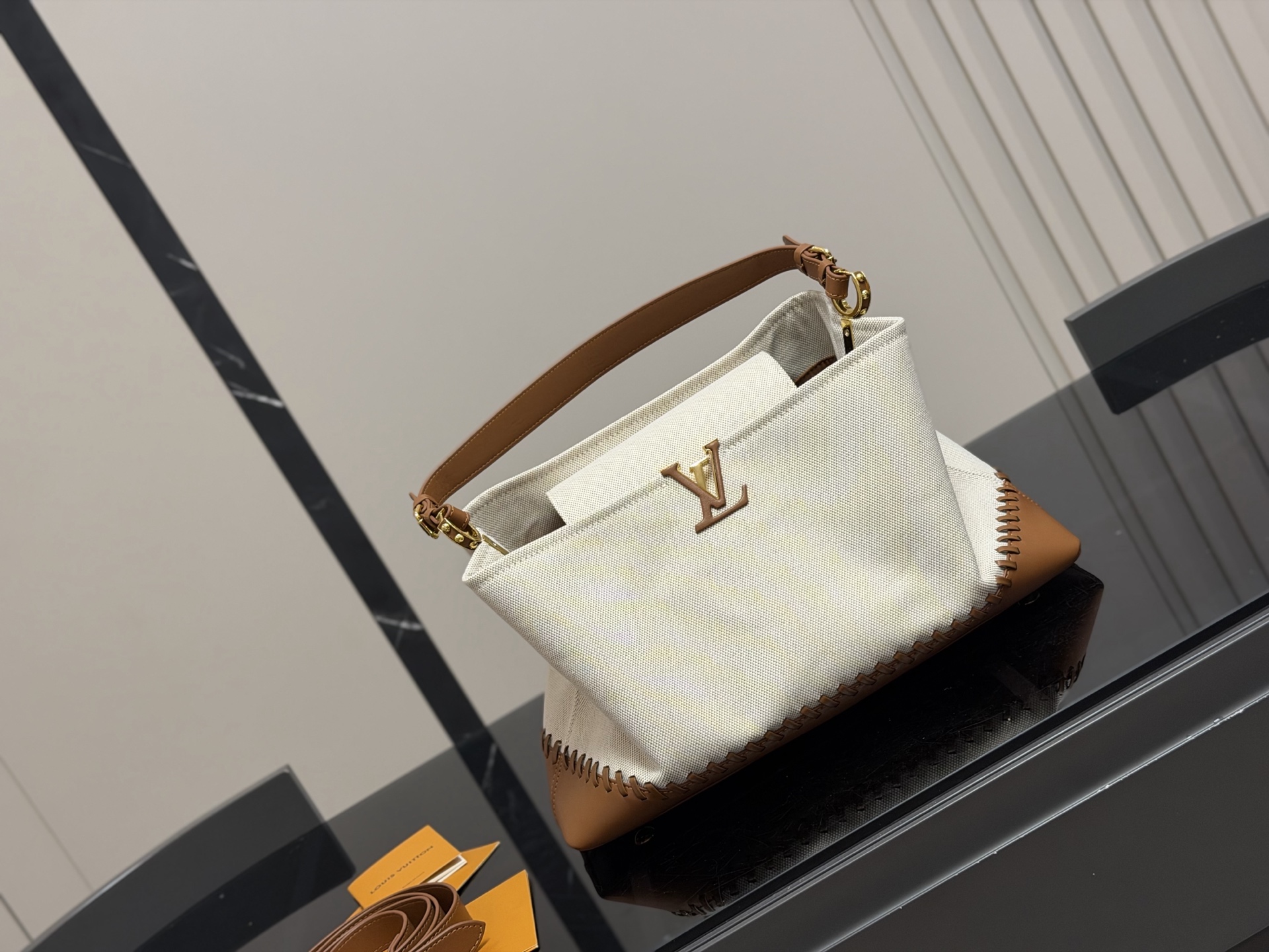 【希少なシルバー金具】★LOUIS VUITTON★ ハンドバッグ 25cm