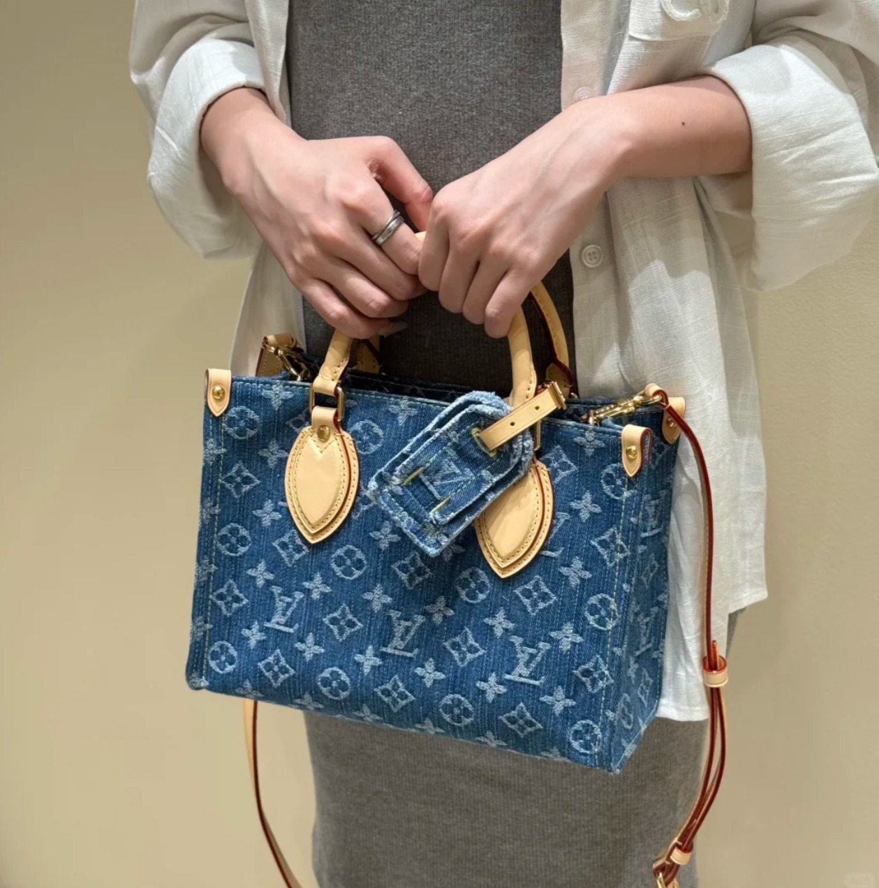 【お洒落】Louis Vuitton モノグラム・デニム オンザゴー PM  M14633