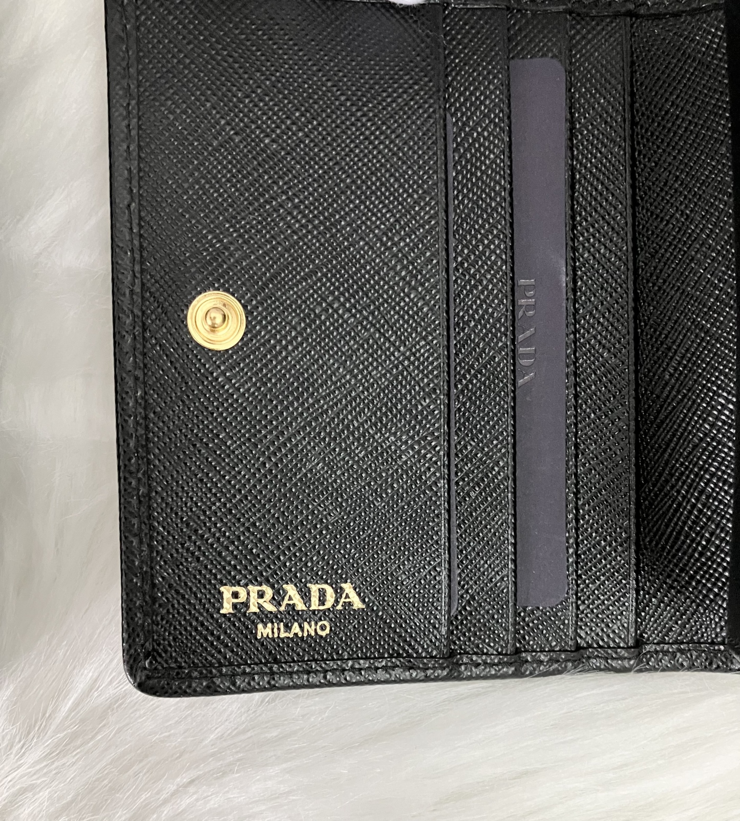 【PRADA】VIPセール♪ ナイロンxサファイアーノ 二つ折り財布♪