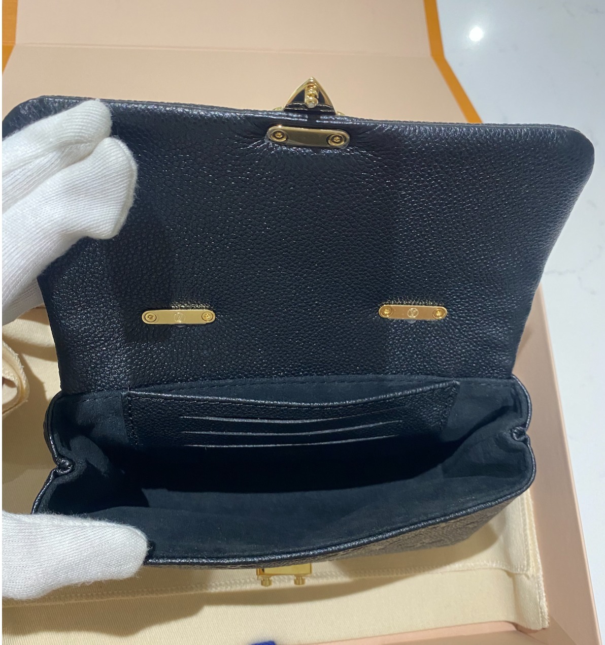 海外限定品♪ Louis Vuitton ナノマドレーヌ ハンドバッグ 2way