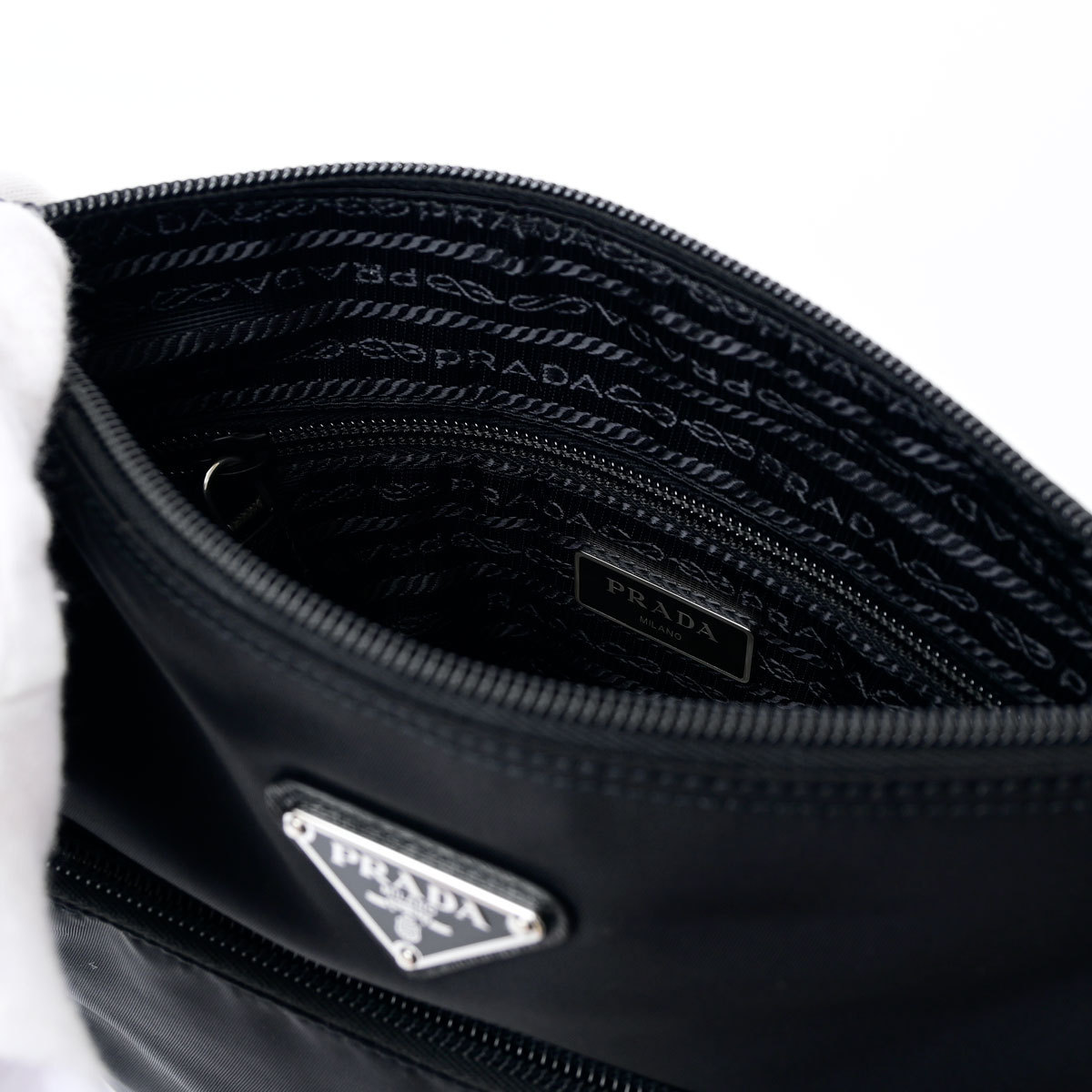 PRADA 三角 ロゴ付き ナイロン ショルダーバック 1BH716