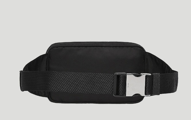 国内発送関税込【PRADA】プラダ ボディバッグ