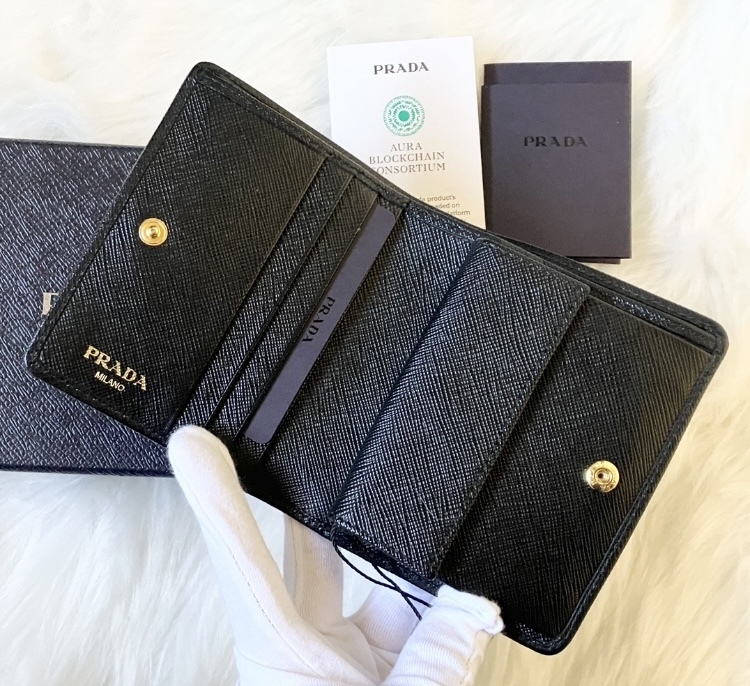 【PRADA】VIPセール♪ ナイロンxサファイアーノ 二つ折り財布♪