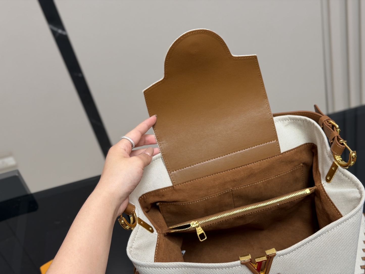 【希少なシルバー金具】★LOUIS VUITTON★ ハンドバッグ 25cm